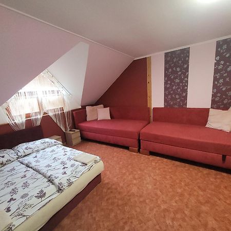 Penzion Korzo Sturovo Luaran gambar