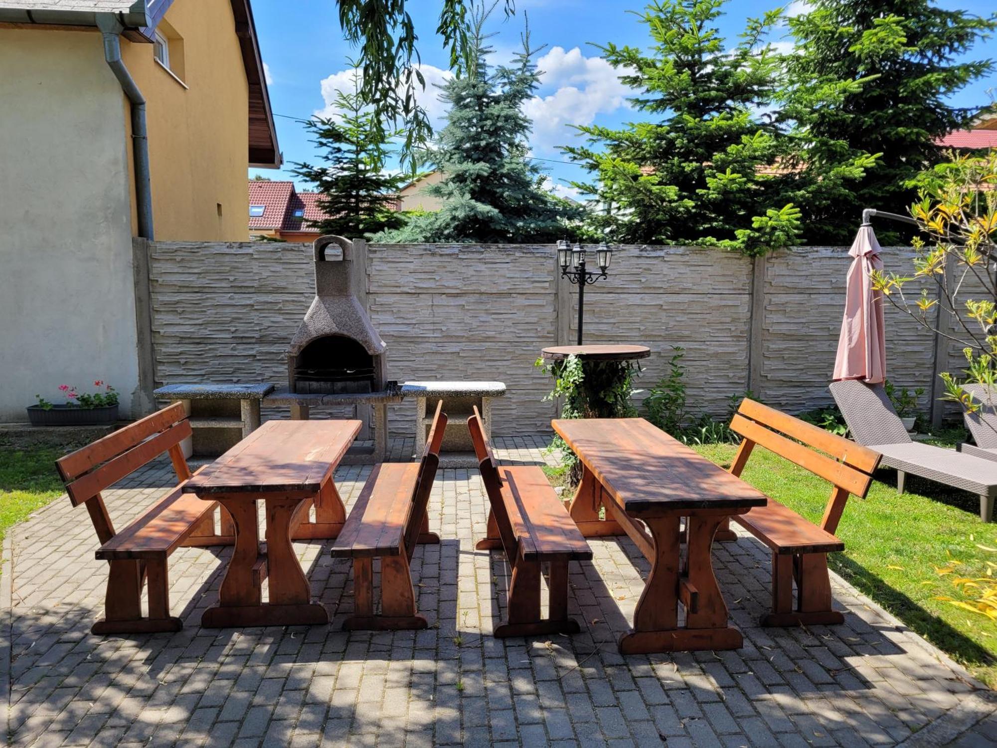 Penzion Korzo Sturovo Luaran gambar