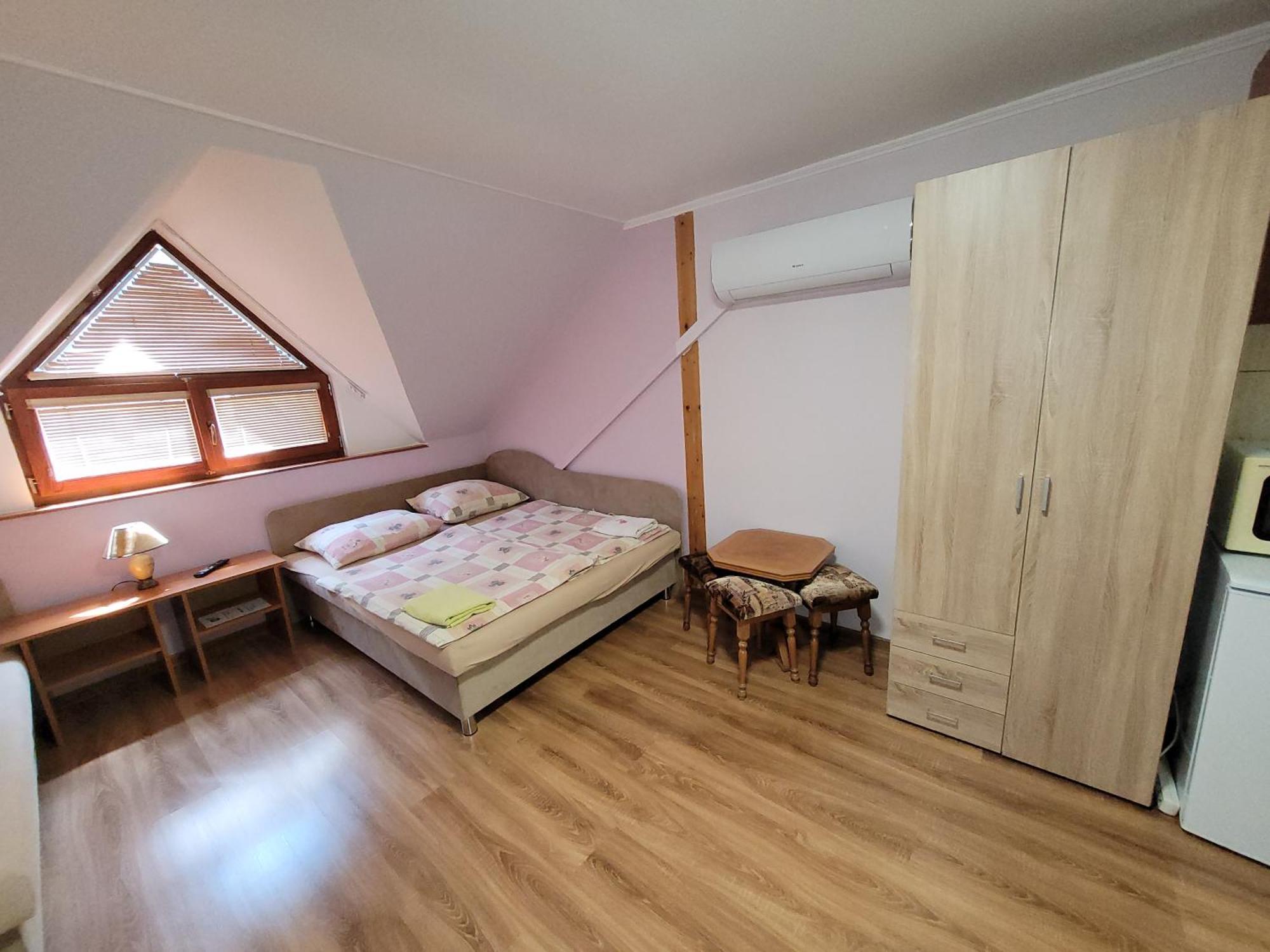 Penzion Korzo Sturovo Luaran gambar