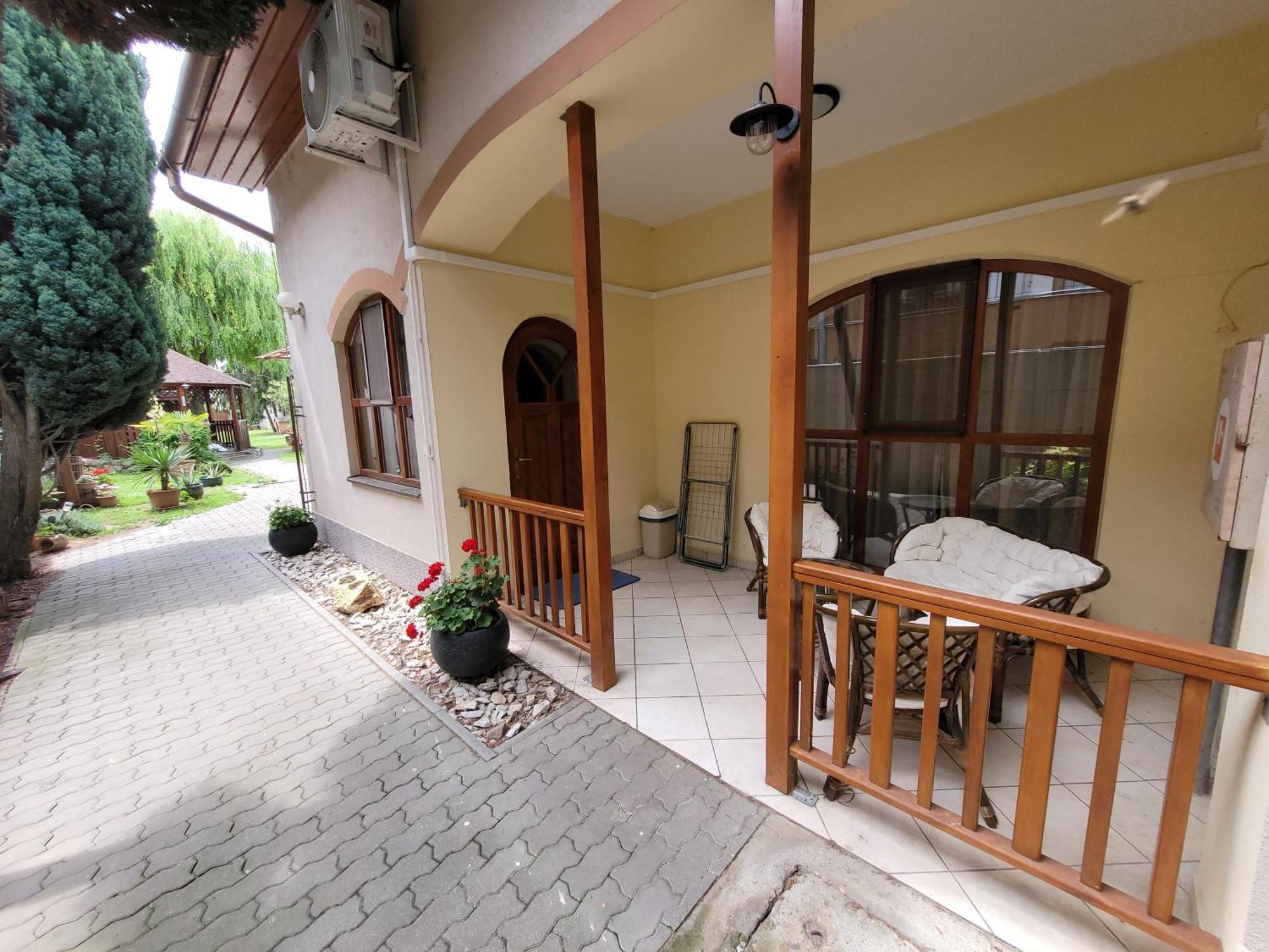 Penzion Korzo Sturovo Luaran gambar