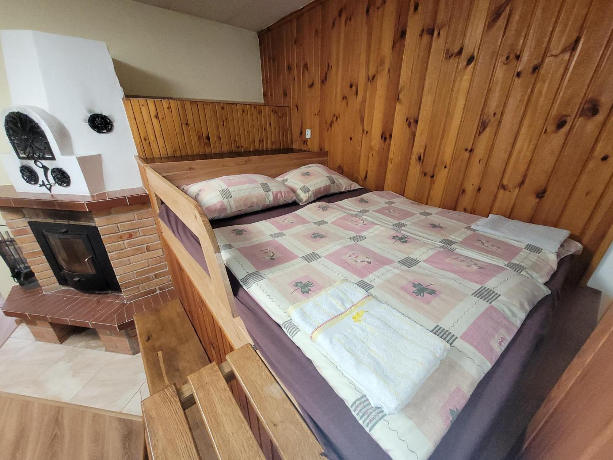 Penzion Korzo Sturovo Luaran gambar